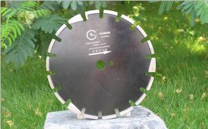 金剛石鋸片中高檔次質(zhì)量在市場發(fā)展遠(yuǎn)景解析 金剛石鋸片中高檔次質(zhì)量在市場發(fā)展遠(yuǎn)景解析